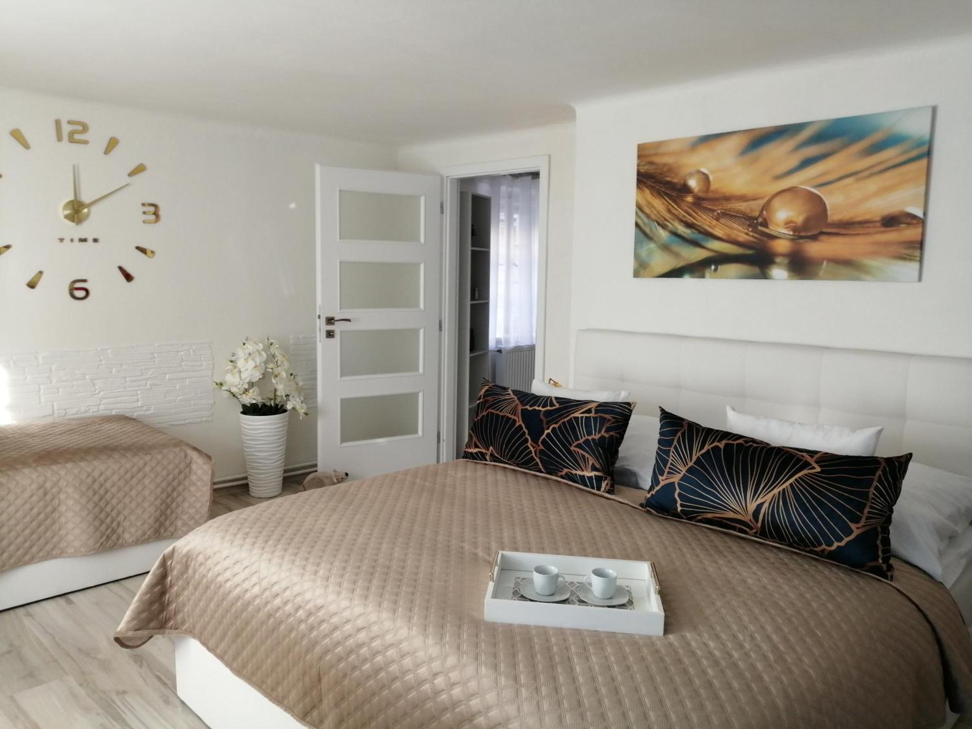 Apartman Deluxe ヘプ エクステリア 写真