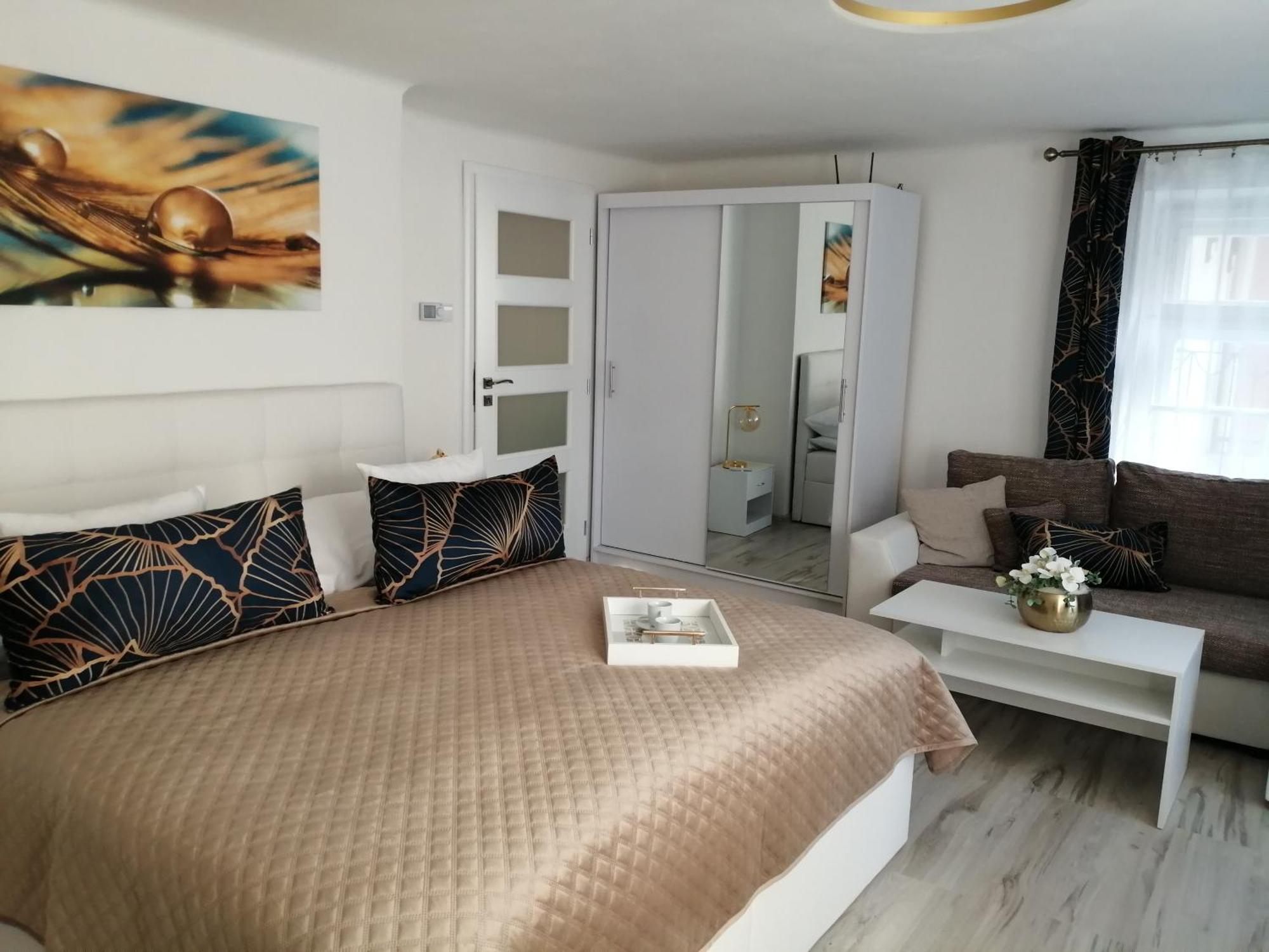 Apartman Deluxe ヘプ エクステリア 写真